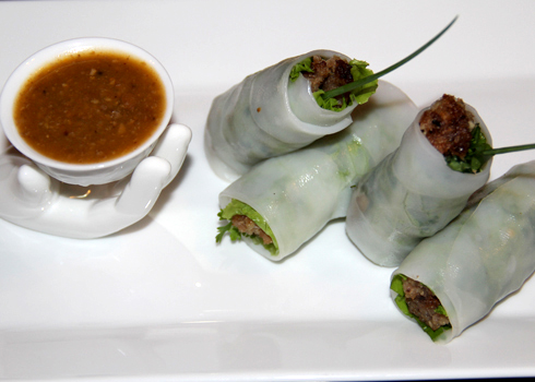 Cuốn thịt nướng Huế. Ảnh: Thi Ngoan.