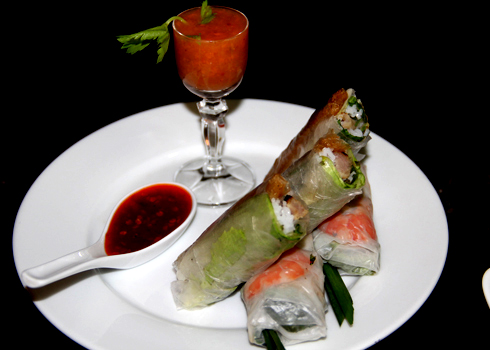 Cuốn nem nướng Nha Trang. Ảnh: Thi Ngoan.